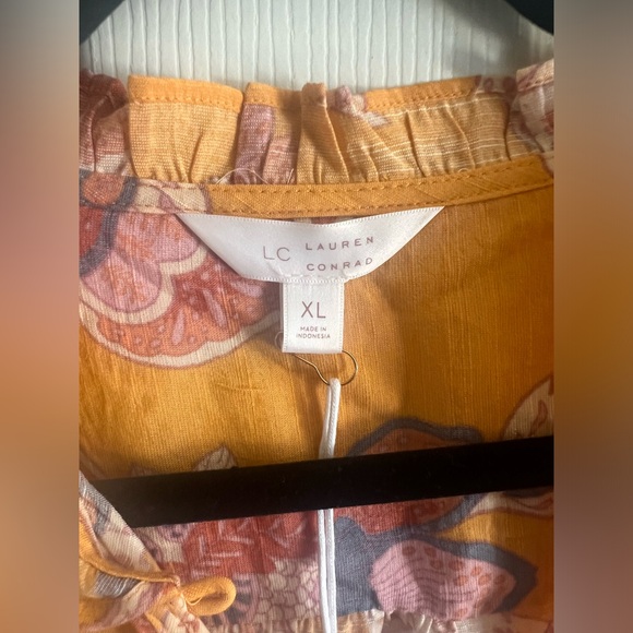 NWT Lauren Conrad Button Front Ruffle Blouse….XL…Orange color floral print - Picture 3 of 9